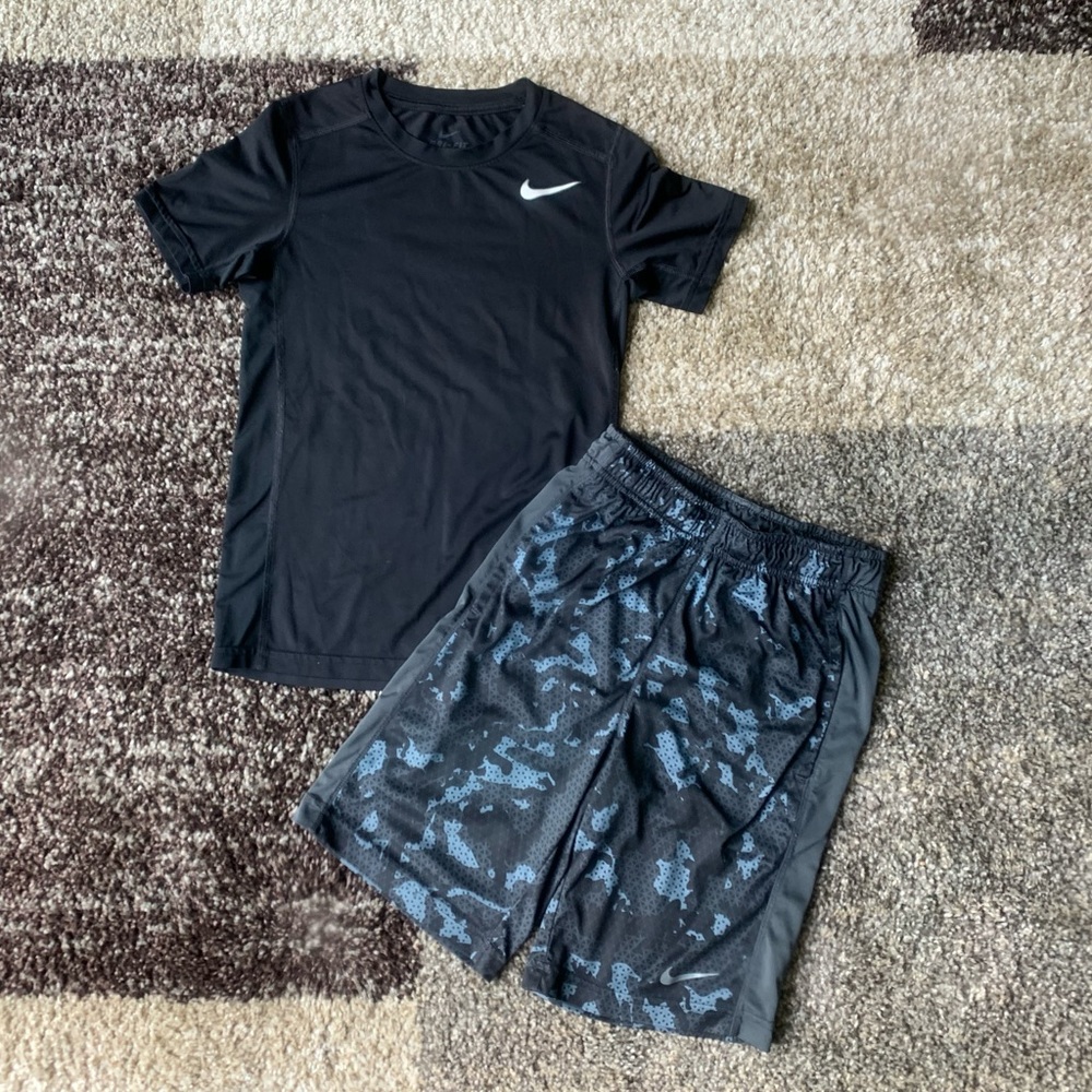 Boy’s NIKE Outfit